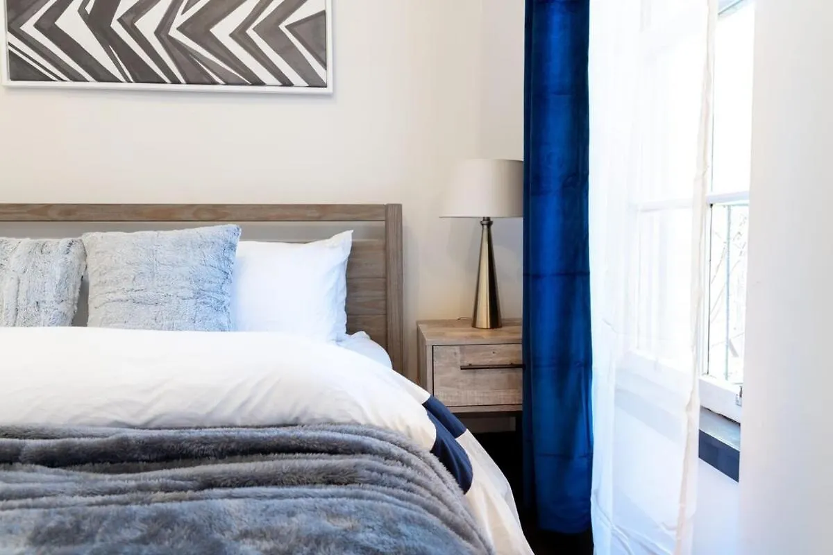 E10-1 Designer East Village Townhouse 1Br New York Appartement
