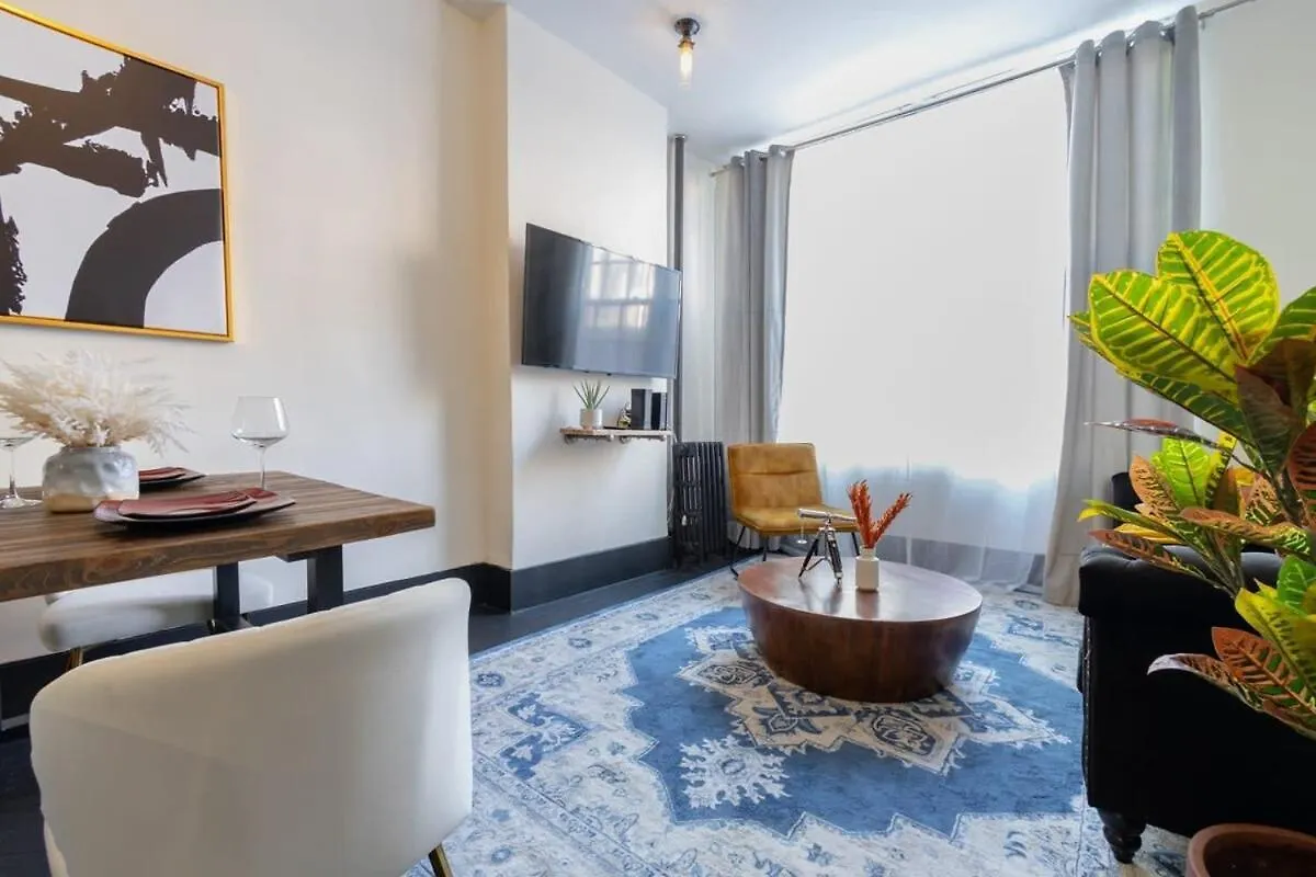 E10-1 Designer East Village Townhouse 1Br New York Appartement