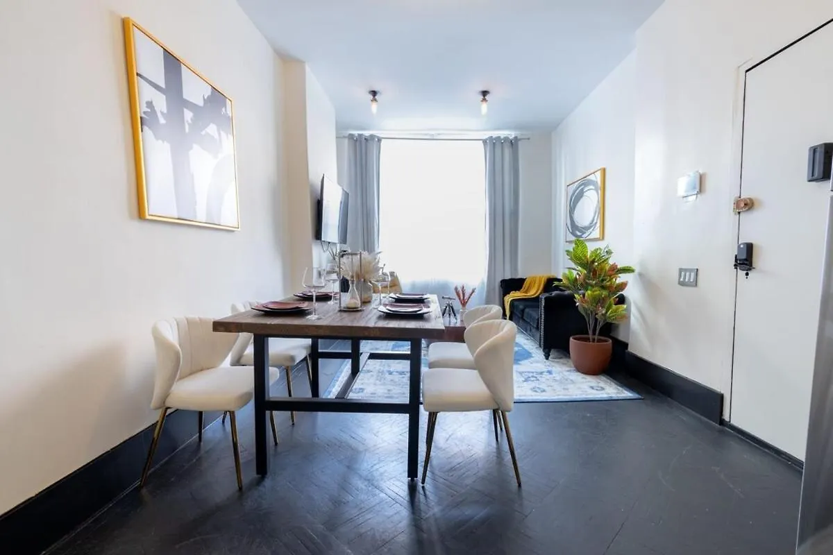 E10-1 Designer East Village Townhouse 1Br New York Appartement